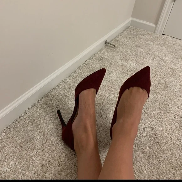 Burgundy Heels Sz 8/8.5 - Picture 3 of 4